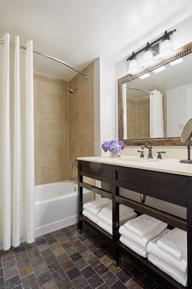 Lansdowne Resort and Spa - photo 27