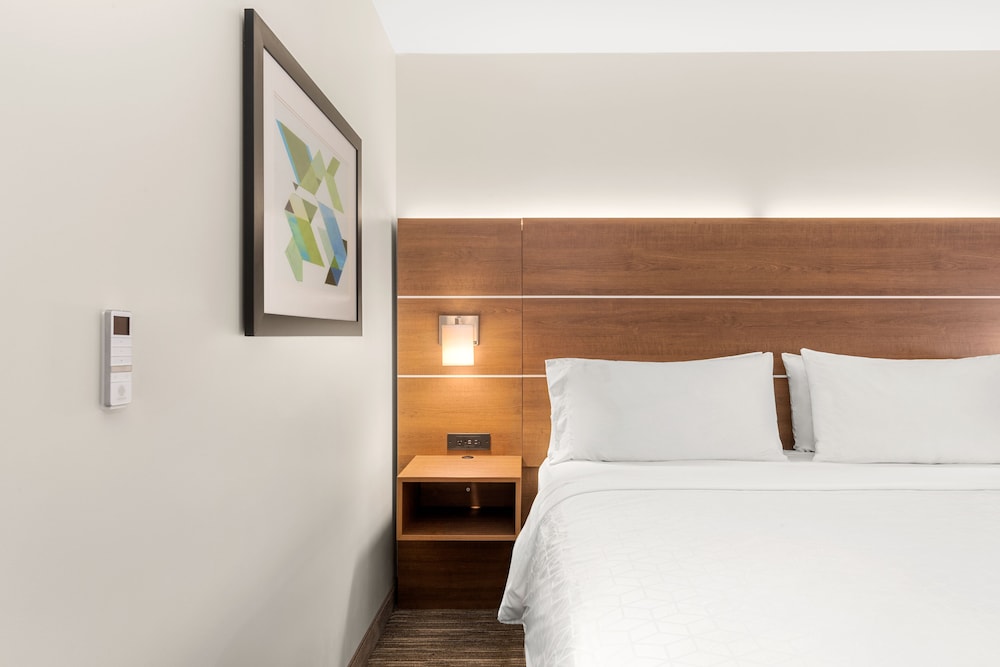 Holiday Inn Express & Suites Sumner Puyallup Area - photo 10