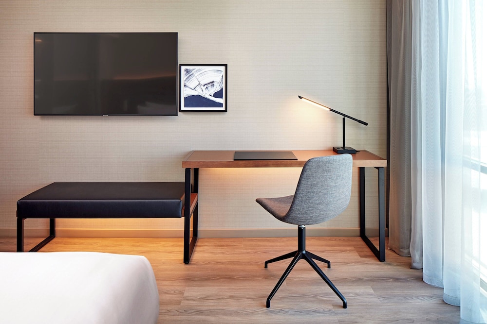 AC Hotel by Marriott San Jose Santa Clara - photo 18