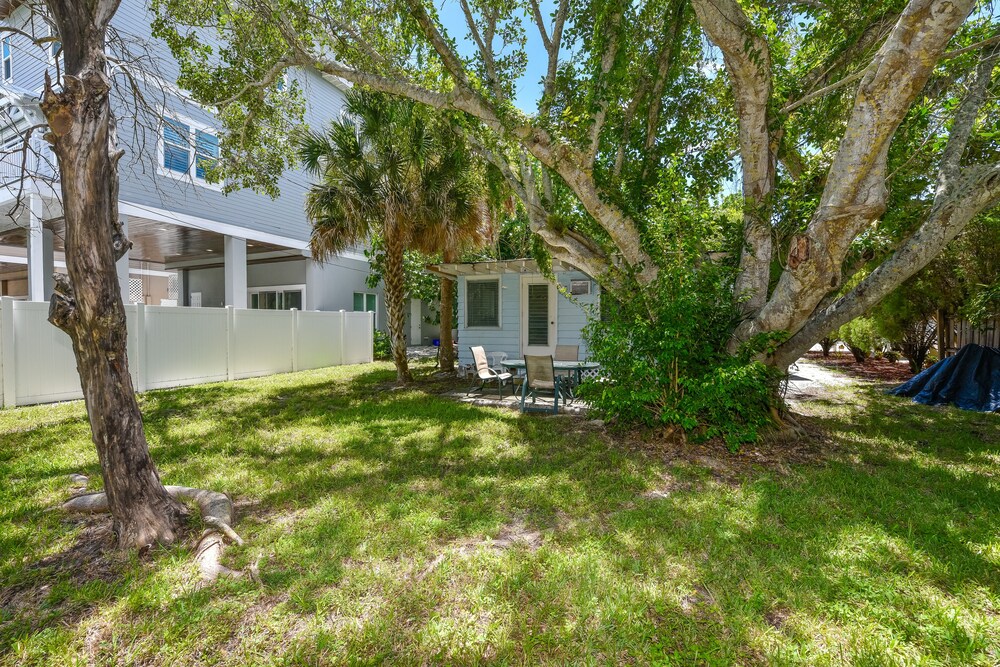 Banana Cabana and Cottage - photo 4