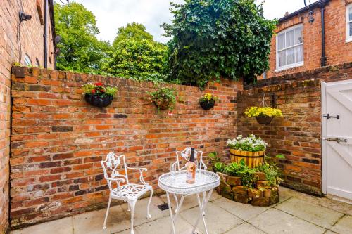 Albion Cottage — 4-Star Luxury Hotel in Chester, United Kingdom