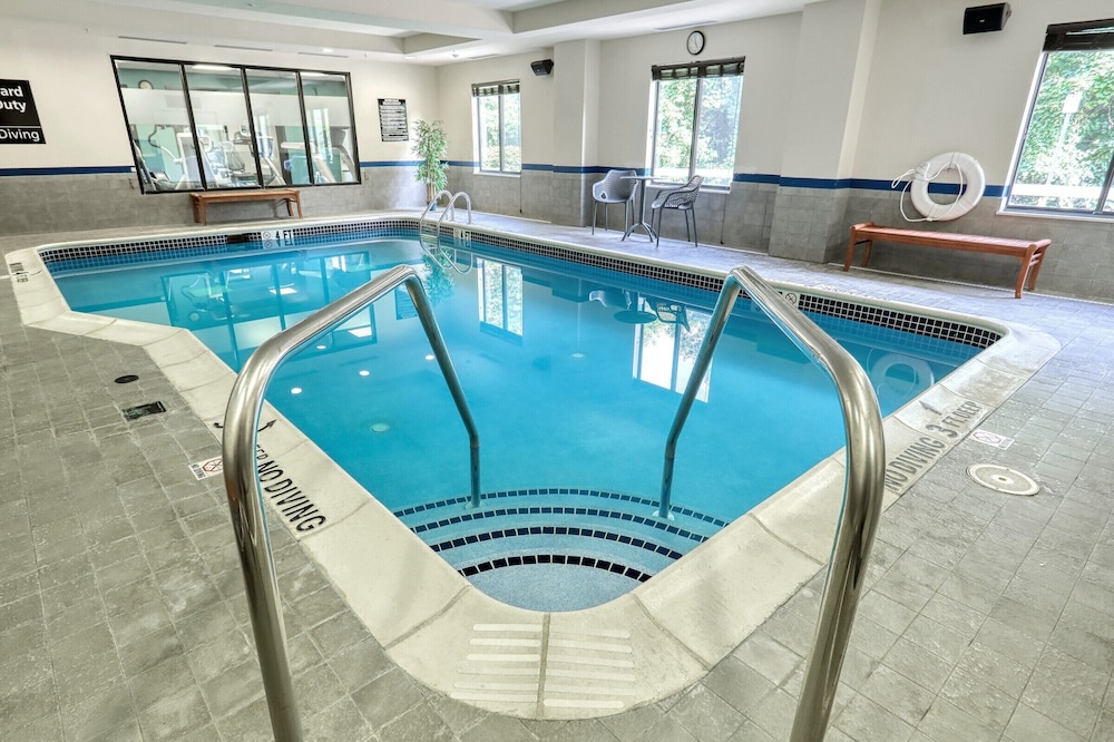 Hampton Inn & Suites Parsippany North - photo 23