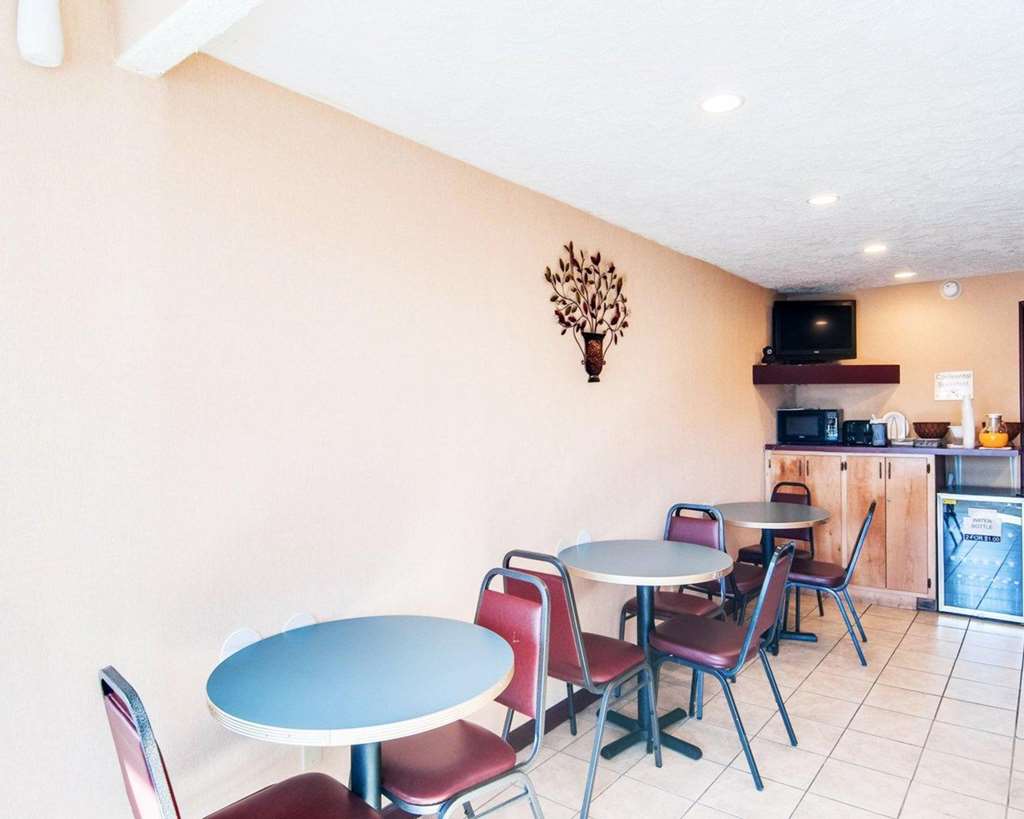 Econo Lodge Galax VA - photo 25