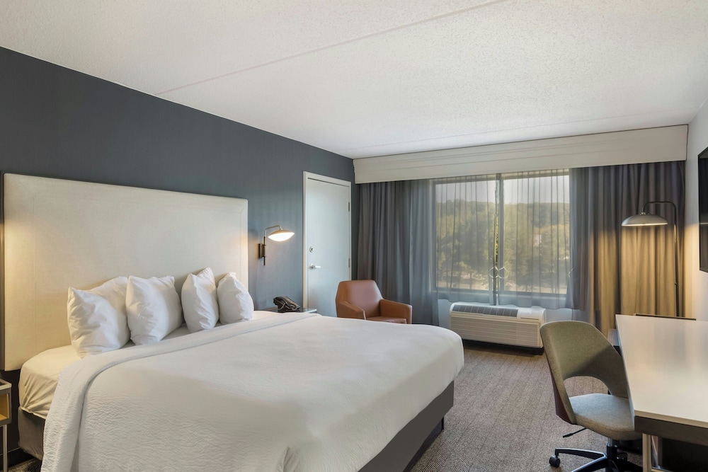Courtyard by Marriott Rockaway Mount Arlington - photo 4