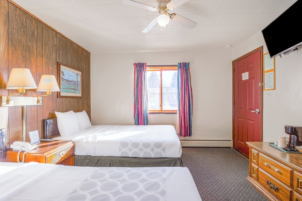 Love Hotels Silver Street by OYO at Hurley WI - photo 16