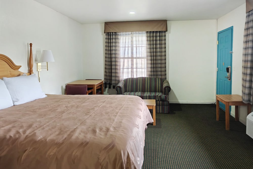 Capital O First Heritage Inn Rantoul IL I 57 - photo 27