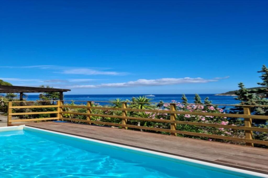 Villa Ray Beach — 4-Star Luxury Hotel in Capoliveri, Italy