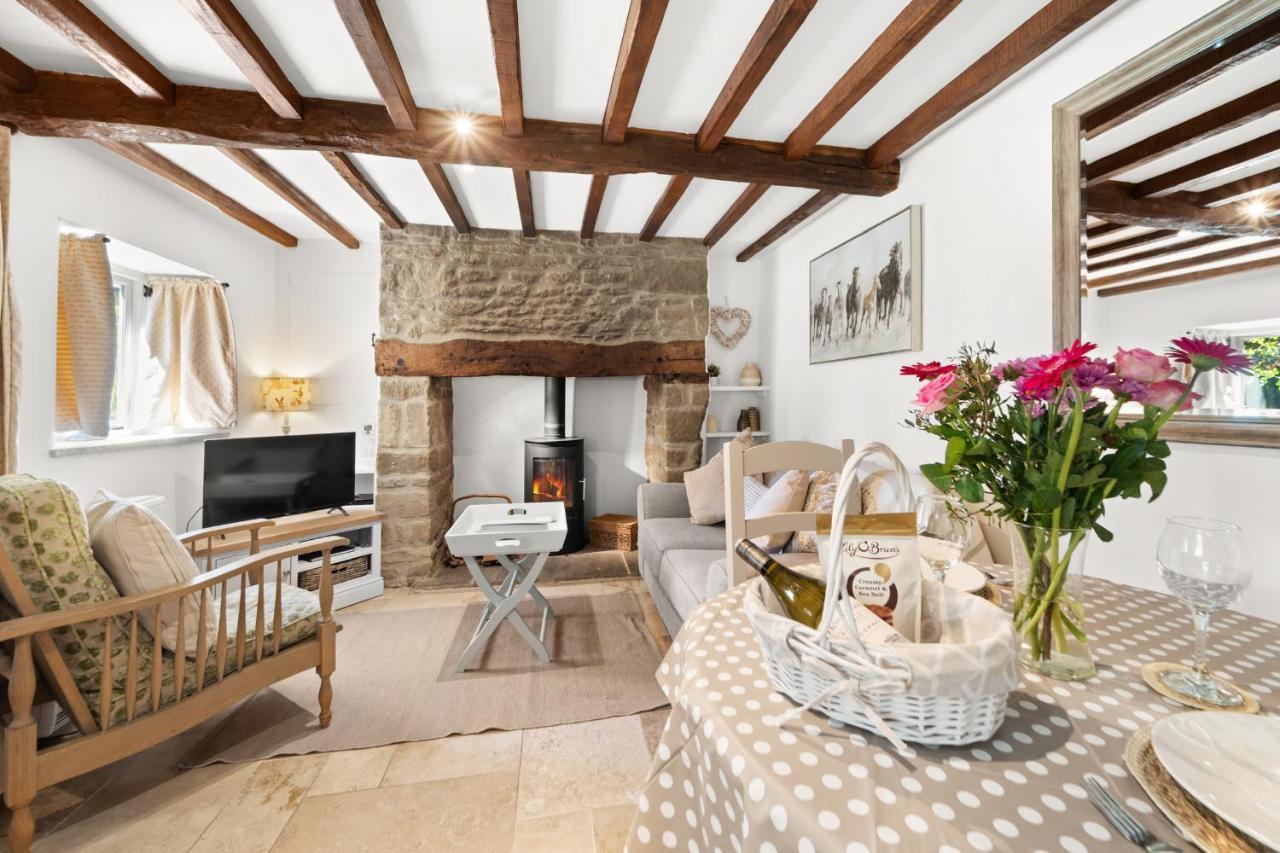 Rose End Cottage a Luxury Getaway — 4-Star Luxury Hotel in Moreton In Marsh, United Kingdom