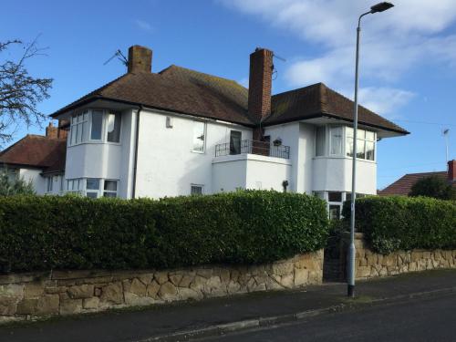 Sunnyside Large Seaside Home with views and Hot Tub — 4-Star Luxury Hotel in Prestatyn, United Kingdom