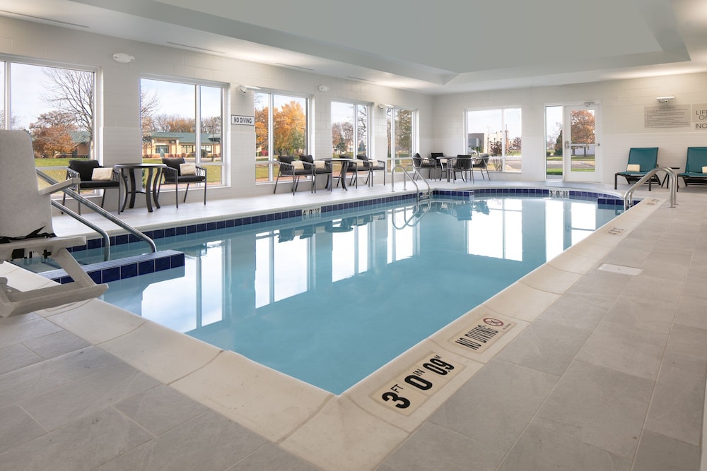 TownePlace Suites by Marriott Oconomowoc - photo 24