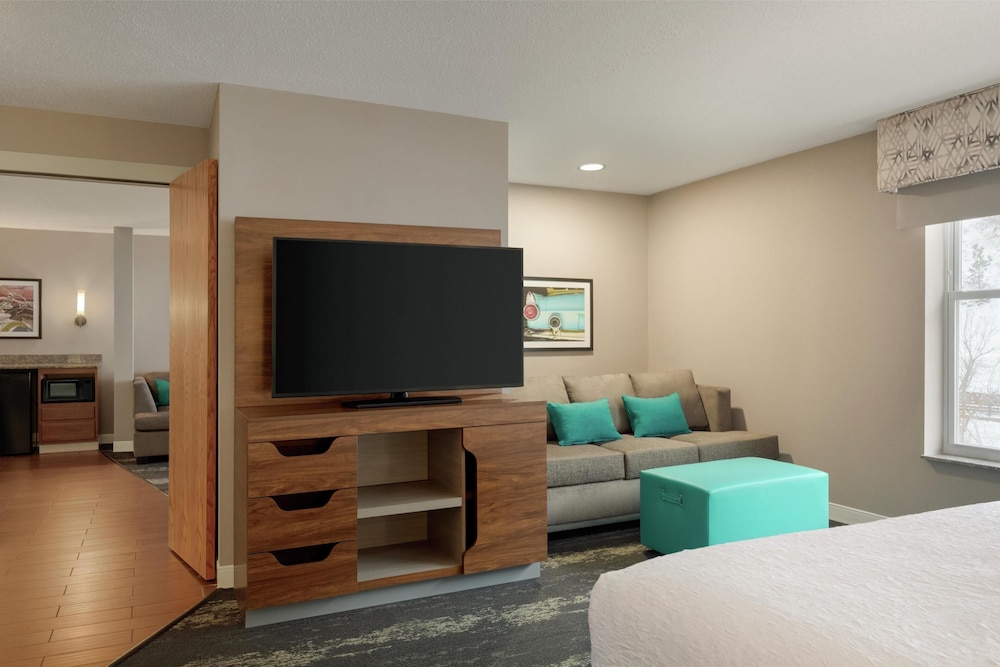 Hampton Inn Deadwood at Tin Lizzie Gaming Resort - photo 12