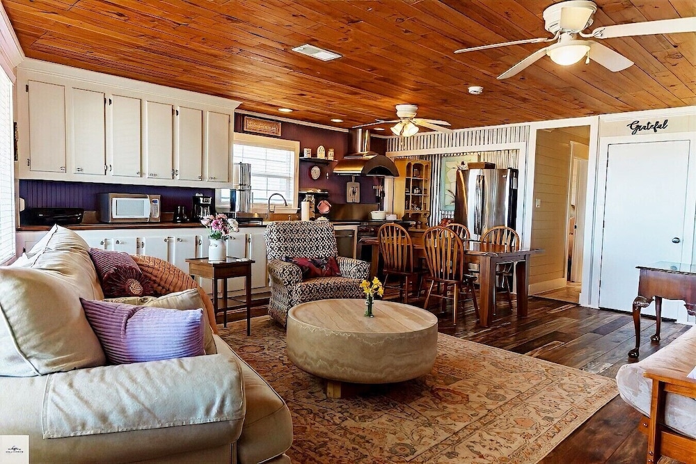 Blue Dolphin Inn and Cottages - photo 35