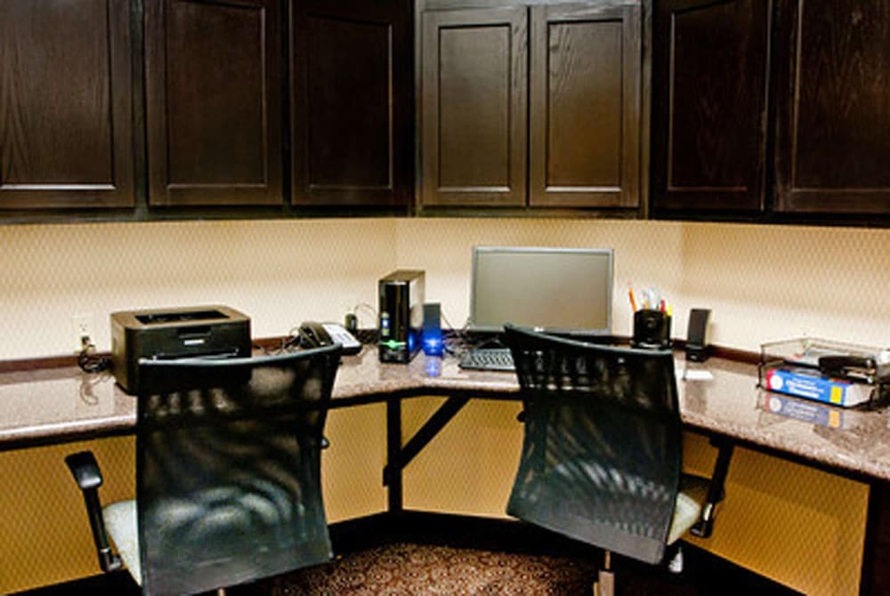 Hampton Inn & Suites Denison - photo 19
