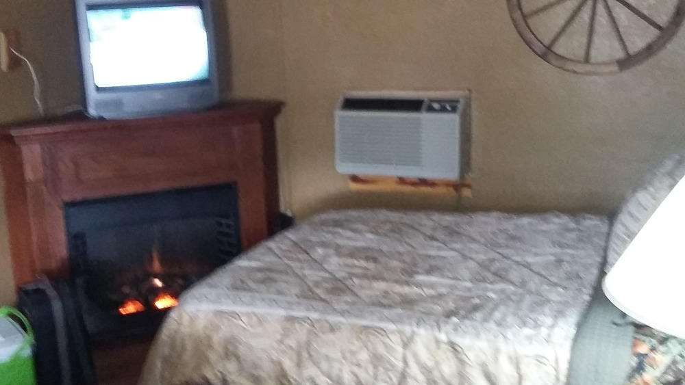 Headwaters Motel - photo 6