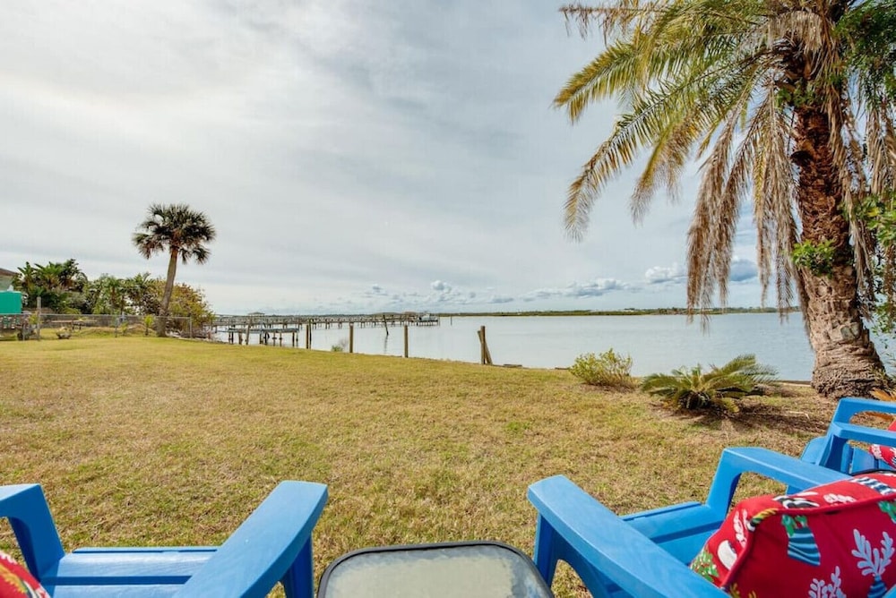 River Front Fishing Dolphins Views Galore in Daytona Beach, United States