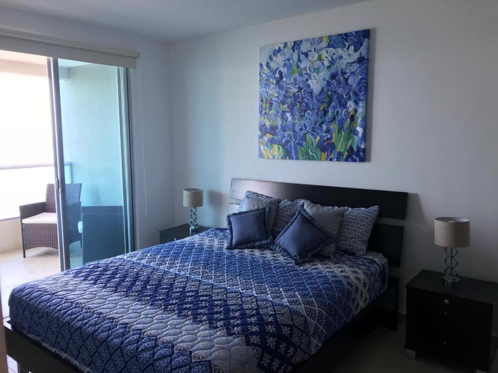 Lindo Departamento al pie de playa Edificio TORRE OCEÁNICA — 4-Star Luxury Hotel in Salinas, Ecuador