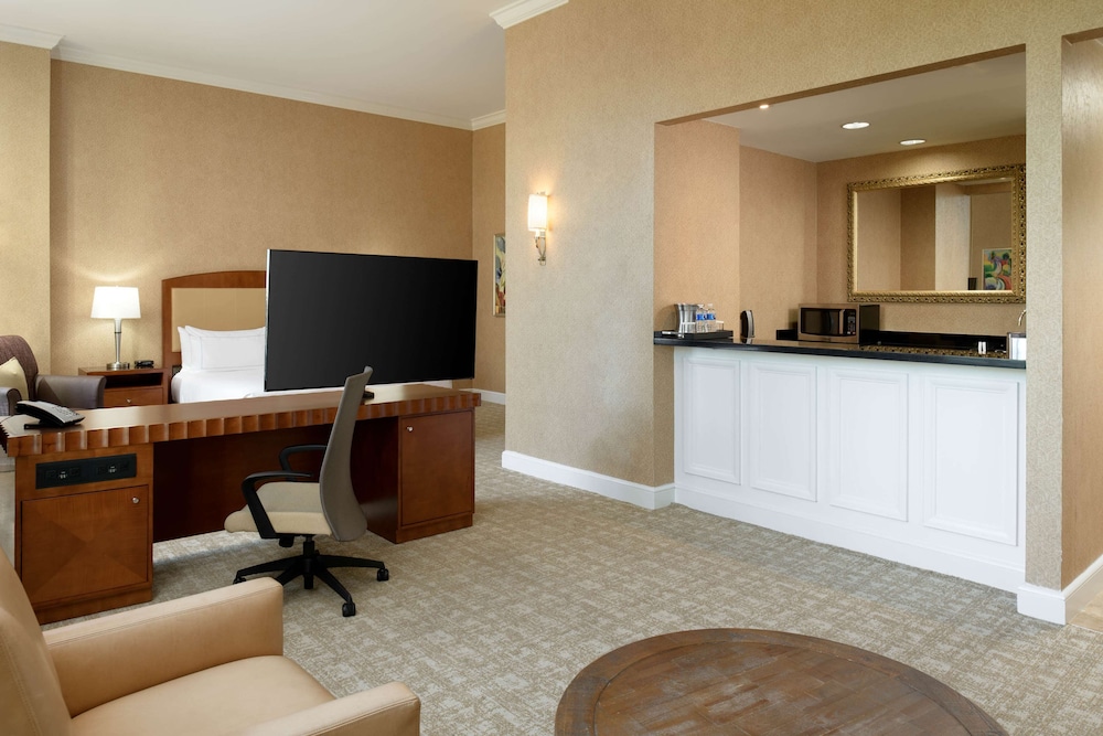 Hilton Charlotte Uptown - photo 16
