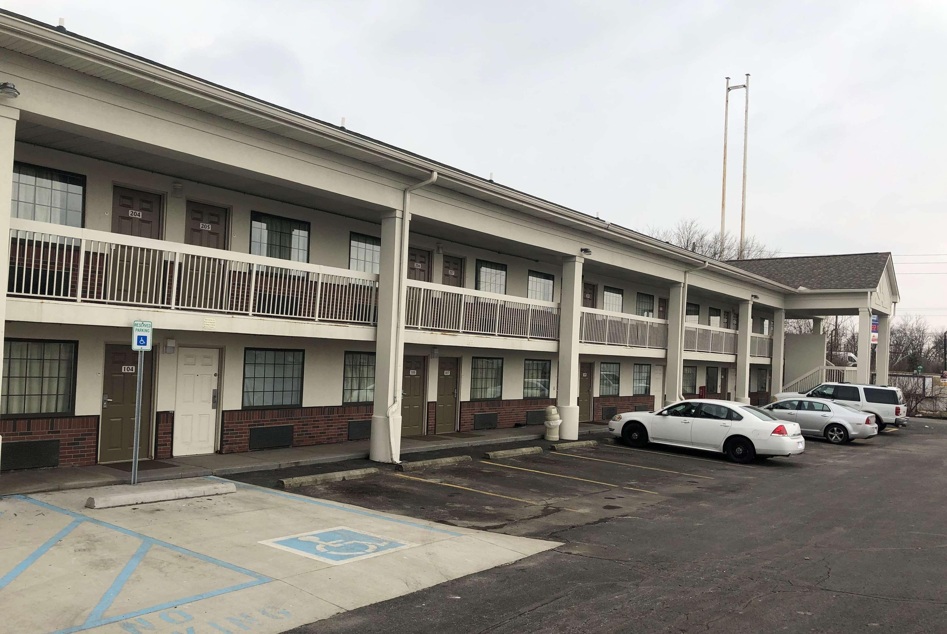 Days Inn by Wyndham Indianapolis South - photo 3