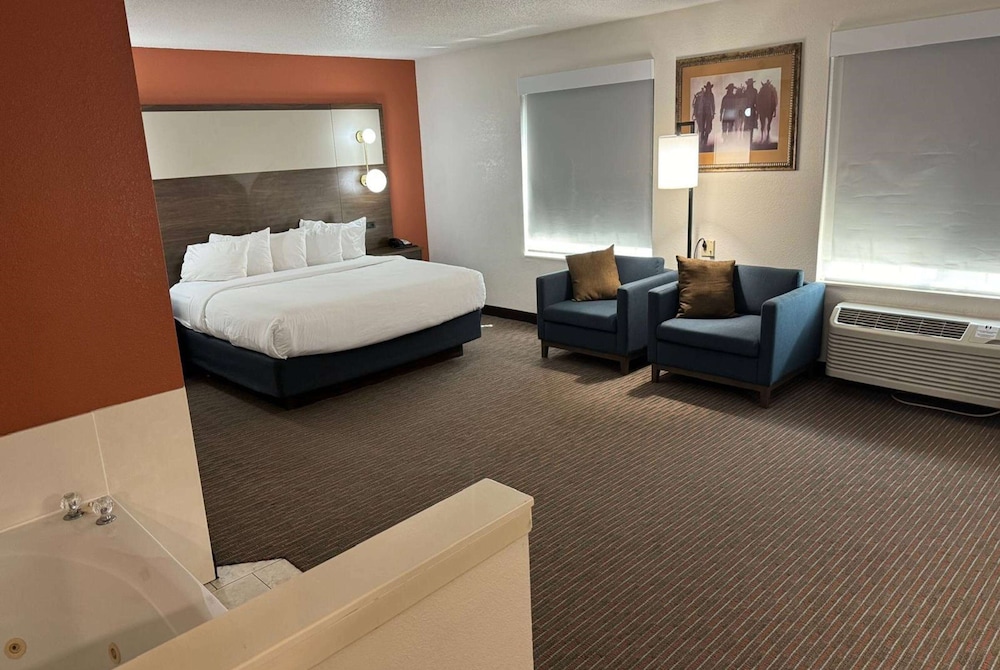 AmericInn by Wyndham Ogallala - photo 5