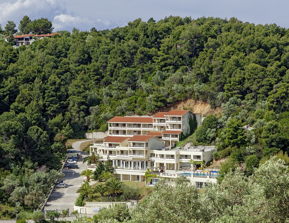 Kanapitsa Mare Hotel — 4-Star Luxury Hotel in Skiathos, Greece