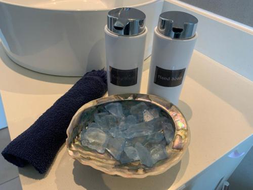 Hermanus Waterfront Apartment 12 — 4-Star Luxury Hotel in Hermanus, South Africa