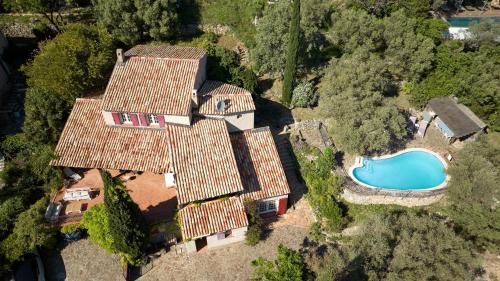 Charme provençal Les amandiers piscine et animaux — hotel in Sollies-Toucas