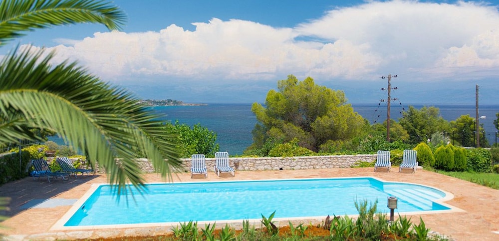 Akritas - carbon neutral hotel in Koroni