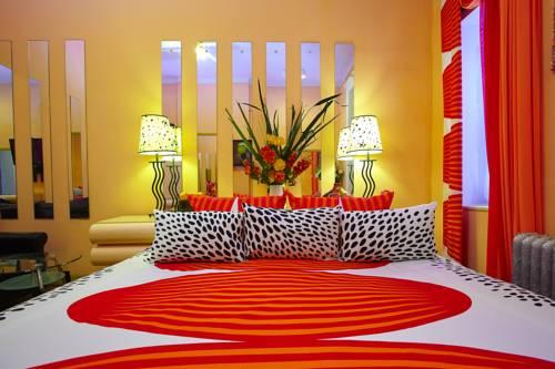 The International Cozy Inn - photo 6