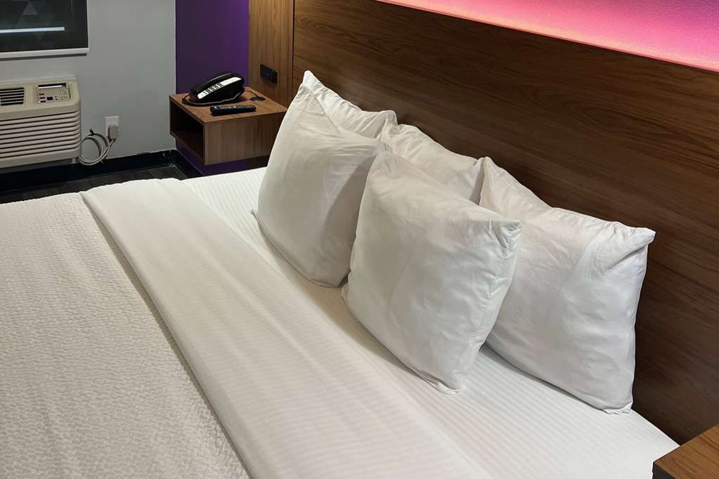 La Quinta Inn by Wyndham Amarillo Mid City - photo 18
