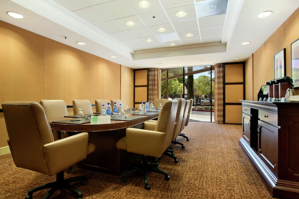 Hilton Stockton - photo 31