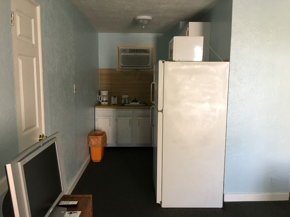 Harbor Mist Family Motel - photo 12