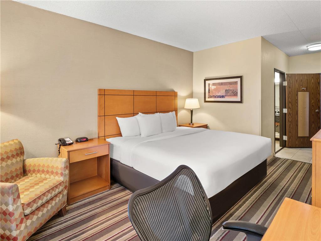 Comfort Inn Metro Airport - photo 39