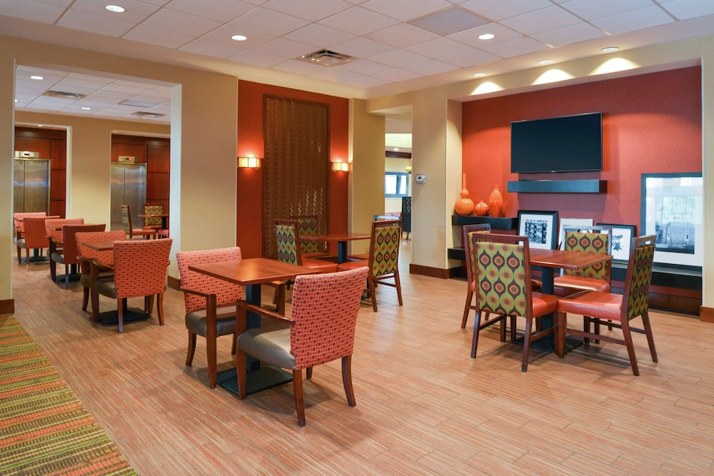 Hampton Inn Frederick - photo 38