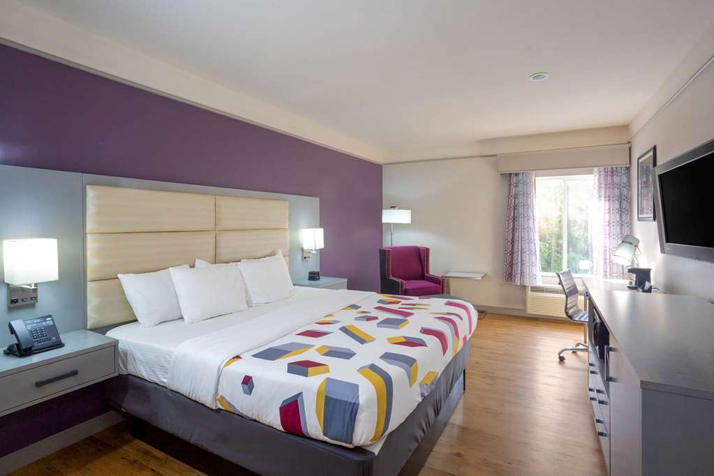 La Quinta Inn & Suites by Wyndham Mobile Daphne - photo 21