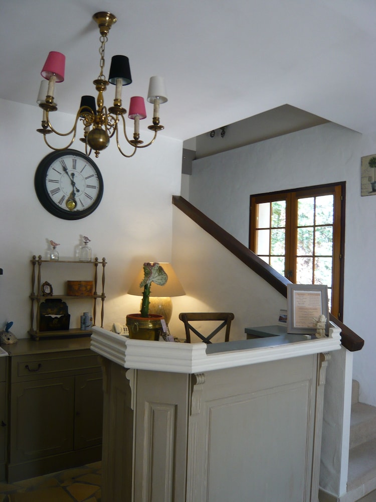 Hôtel Mistral — Saint-Etienne-Du-Gres — photo 5