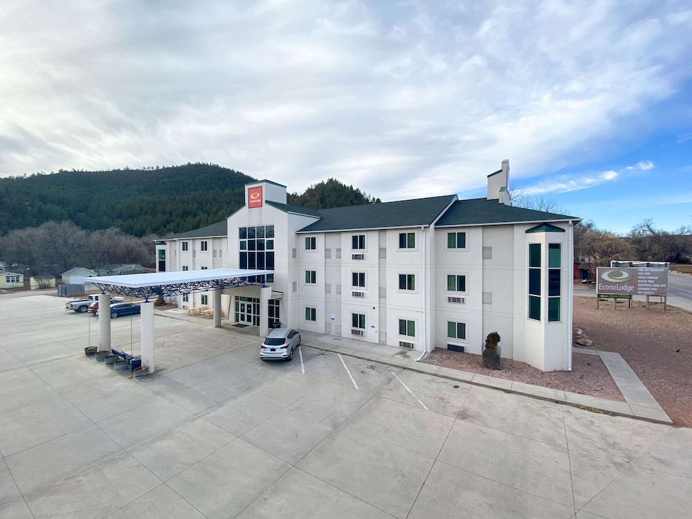 Econo Lodge Hot Springs South - photo 9
