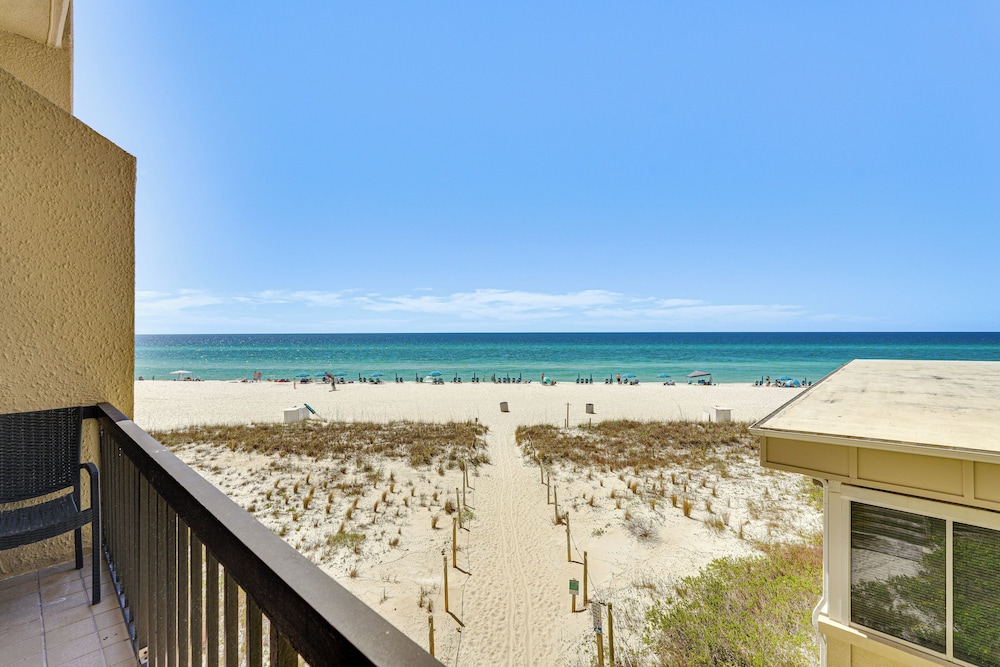 Beachfront Panama City Condo w Balcony Views — 4-Star Luxury Hotel in Panama City Beach, United States