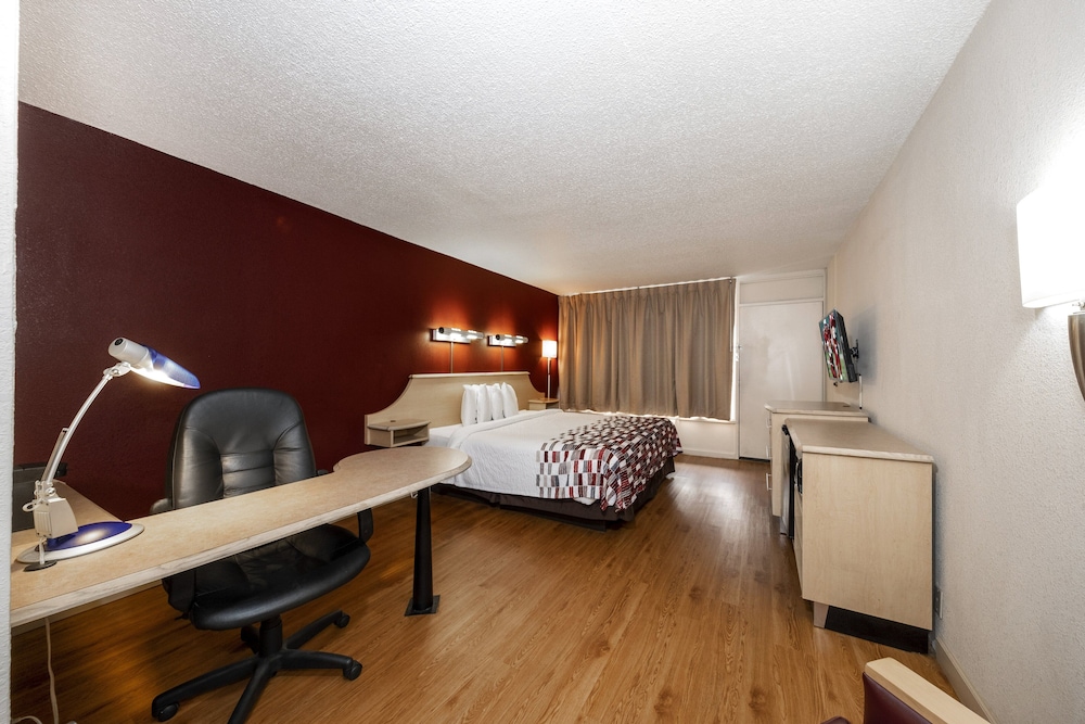 Quality Inn & Suites - photo 7