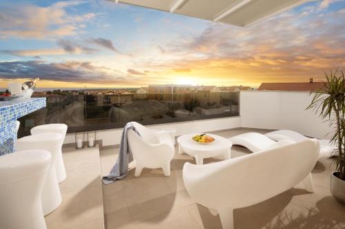 Penthouse Blue Horizon a luxury penthouse with infinity pool hot tub sauna and sea views — 4-Star Luxury Hotel in Porec, Croatia