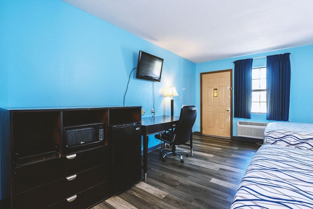 Sky Palace Inn & Suites Wellington - photo 13