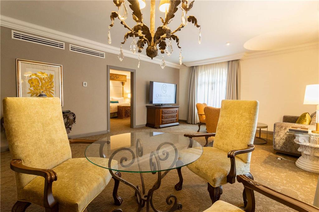 Governor Suite common area