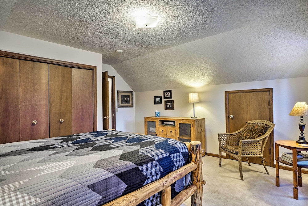 Peaceful Pines Estes Park Home Longs Peak View — 4-Star Luxury Hotel in Estes Park, United States