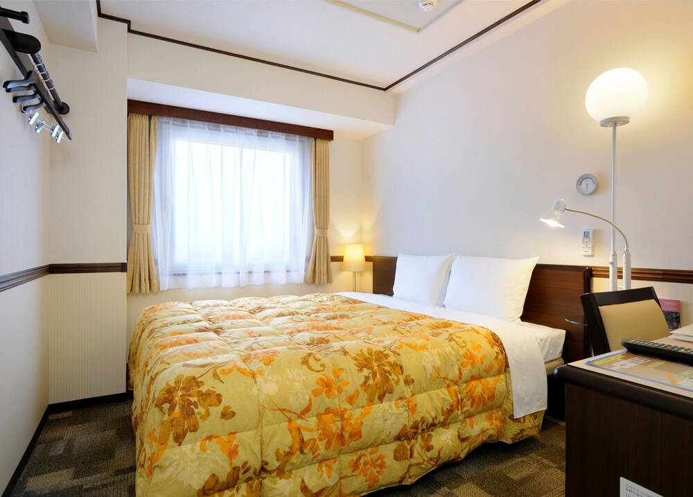 Toyoko Inn Tsu eki Nishi guchi - carbon neutral hotel in Tsu