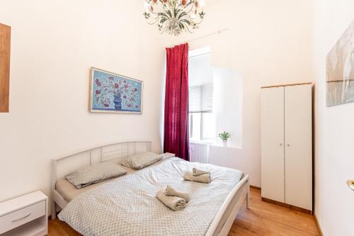 Central Hlavna Luxe 3 rooms 150m2 6 beds — 4-Star Luxury Hotel in Kosice, Slovakia
