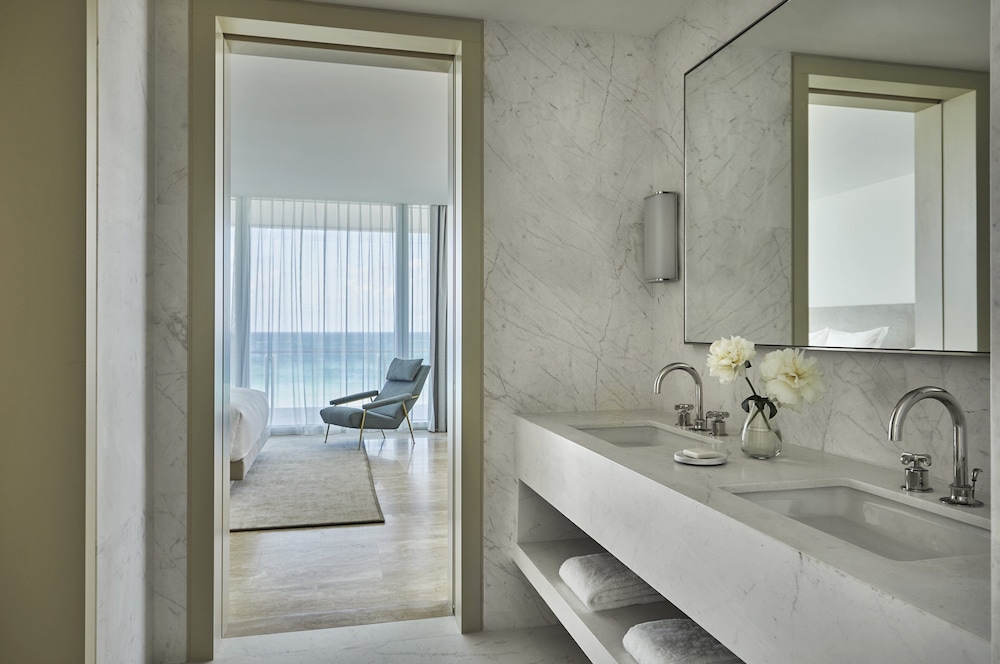 Four Seasons Hotel at The Surf Club - photo 48