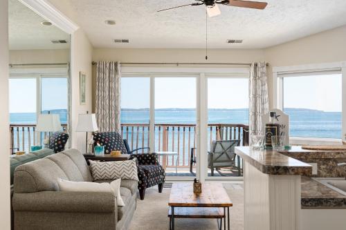 Surreal Views #328 Beach Pool AC Hot Tub in Traverse City, United States