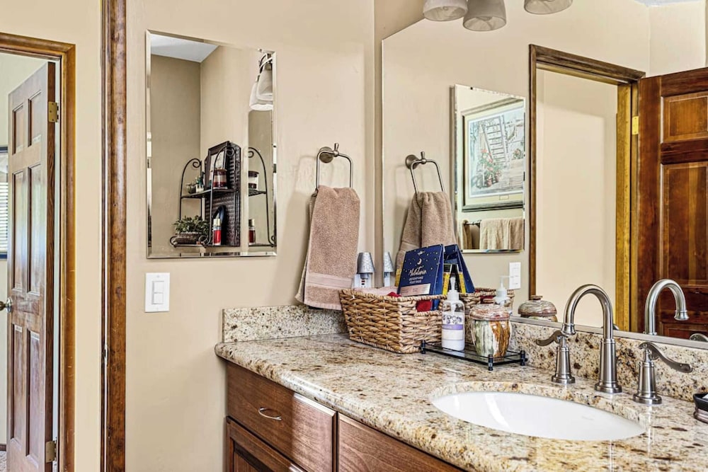 Sutter Ln by Avantstay Beautifully Remodeled Kitchen 4cabin chic Bedrooms - photo 16