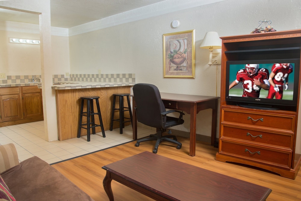 Red Roof Inn Ardmore - photo 16