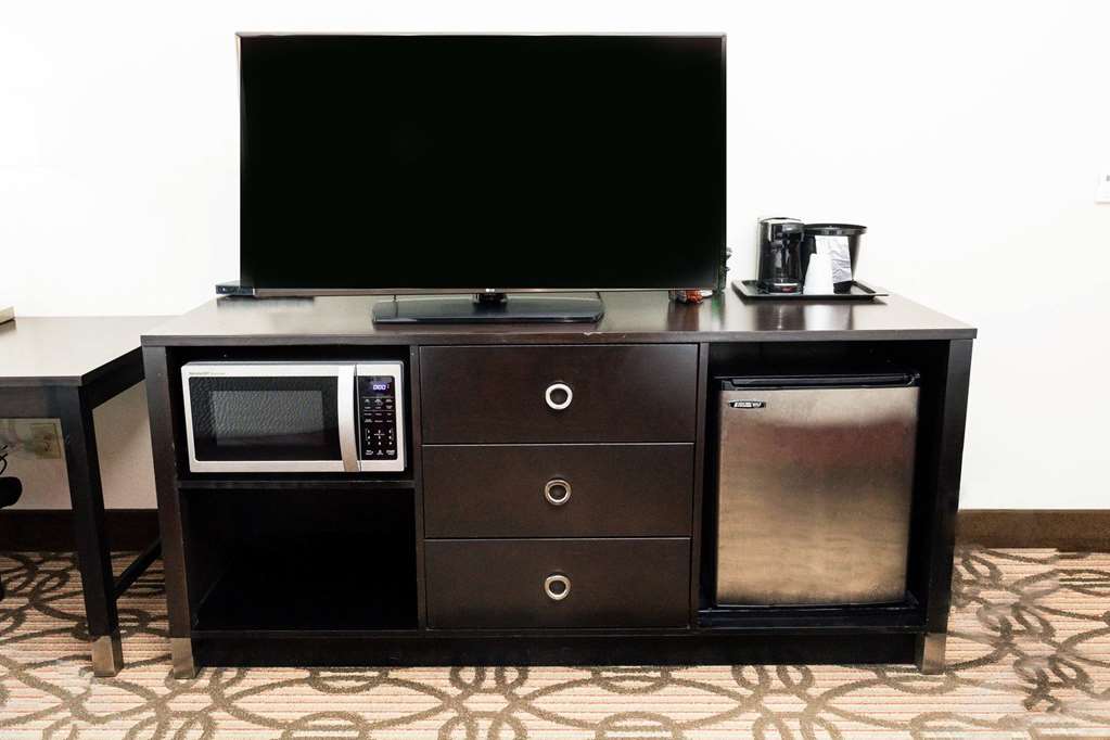 La Quinta Inn & Suites by Wyndham Starkville at MSU - photo 24
