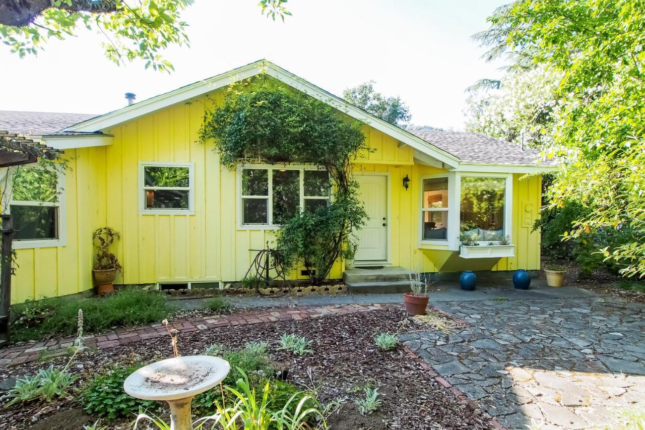 Cloverdale Creekside Retreat — Cloverdale